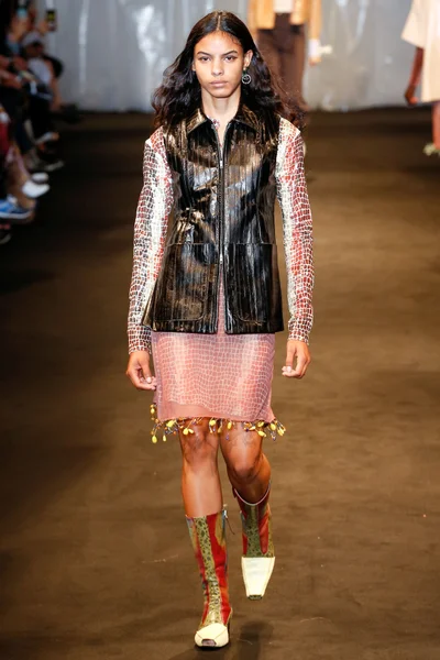 Look 19
